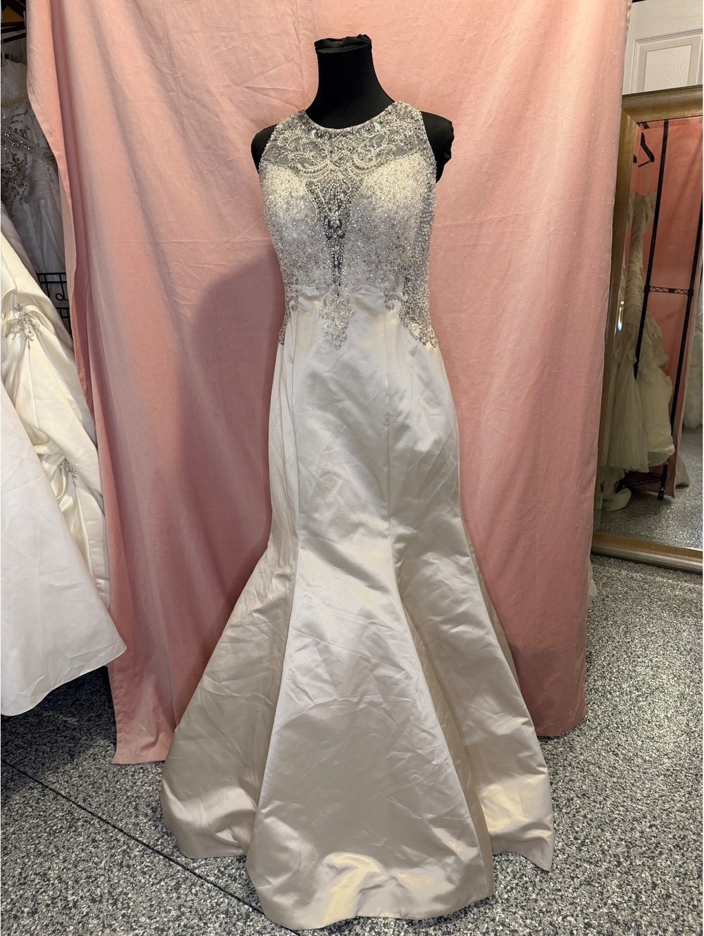 Allure Bridals Elegant Beaded Pearl White Wedding Dress Size 14 - Picture 2 of 7